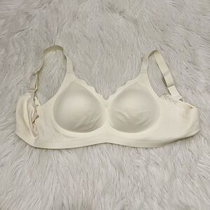 Seamless Ivory Bra Size Medium